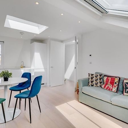 Modern 1 Bedroom Flat In Battersea Londra Exterior foto