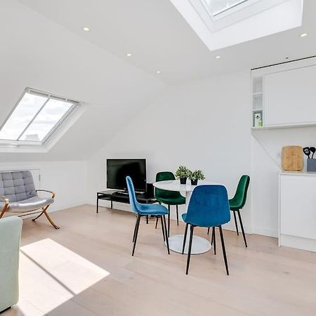 Modern 1 Bedroom Flat In Battersea Londra Exterior foto