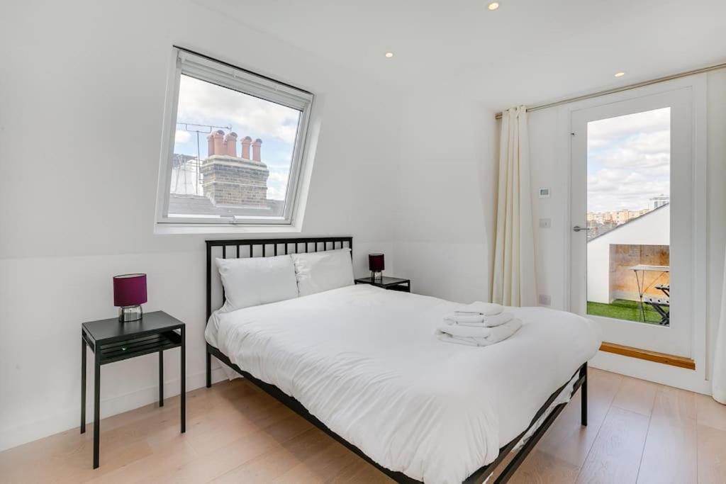 Modern 1 Bedroom Flat In Battersea Londra Exterior foto